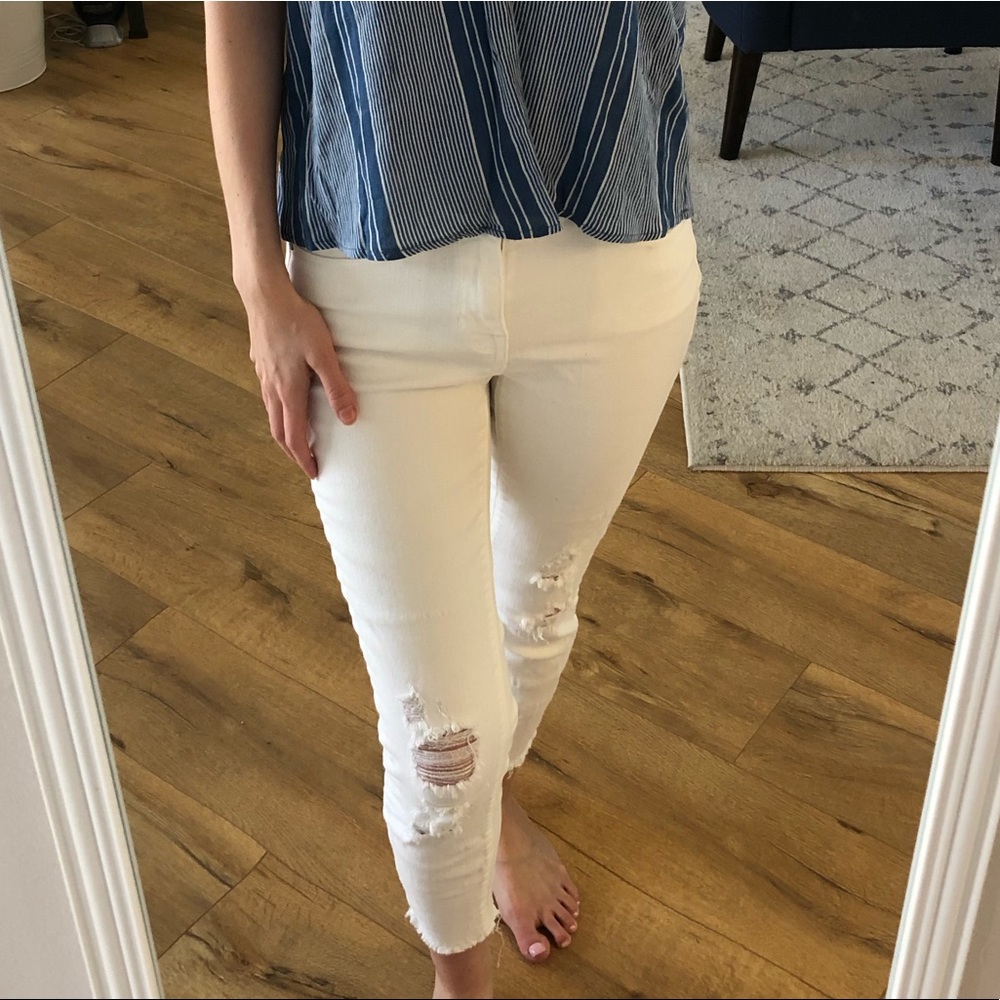 Bullhead white ripped jeans